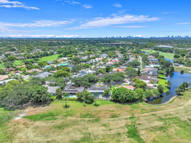 Продажа дома по адресу 5421 N 36th Ct - фото 6223999