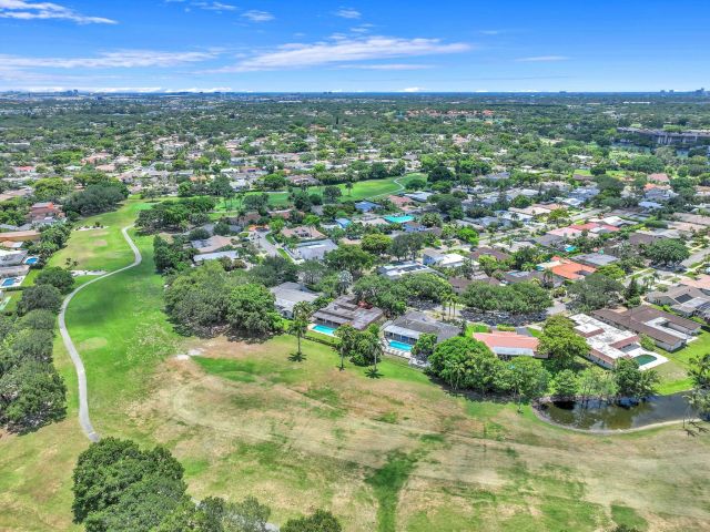 Продажа дома по адресу 5421 N 36th Ct - фото 6224001