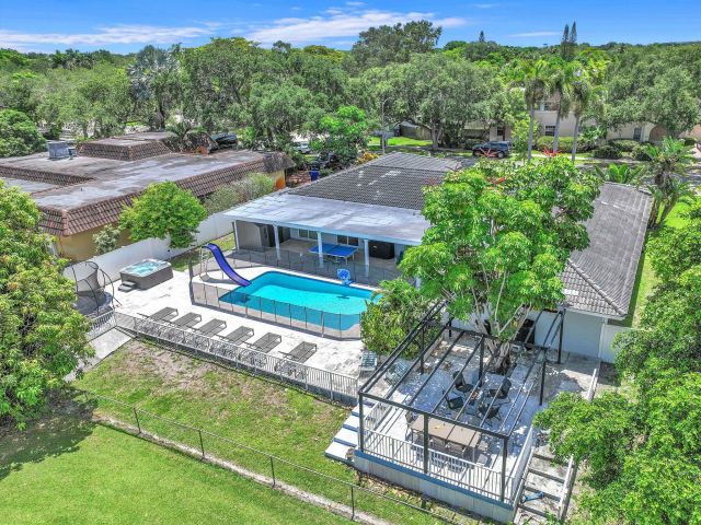 Продажа дома по адресу 5421 N 36th Ct - фото 6224002