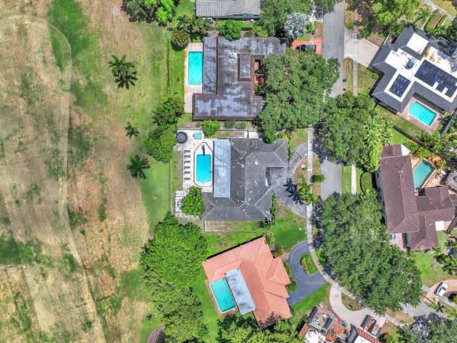 Продажа дома по адресу 5421 N 36th Ct - фото 6224006