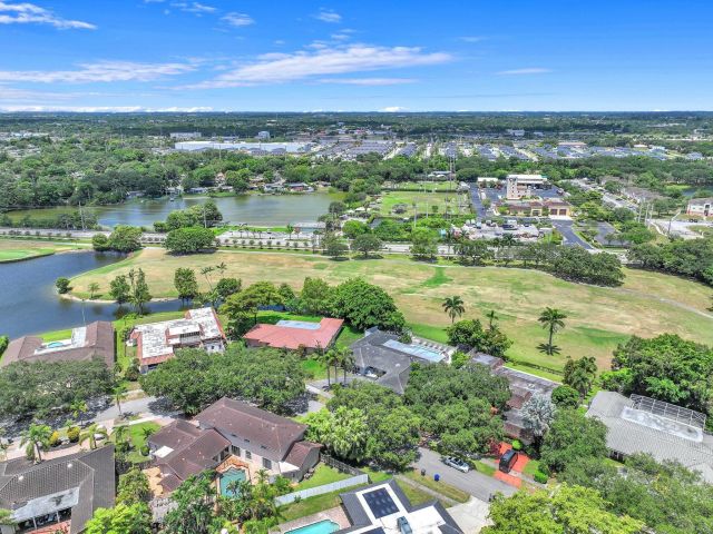 Продажа дома по адресу 5421 N 36th Ct - фото 6224007