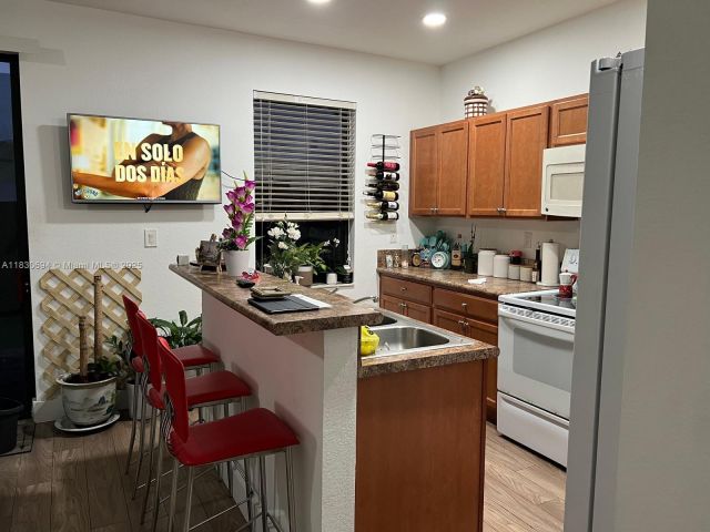 Продажа дома по адресу 4217 SW 164th CT 4217 - фото 6230201