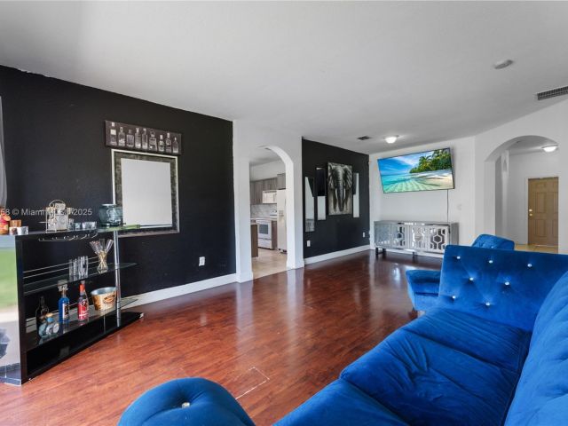 Продажа дома по адресу 10821 SW 229th St - фото 6223214