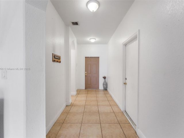 Продажа дома по адресу 10821 SW 229th St - фото 6223217