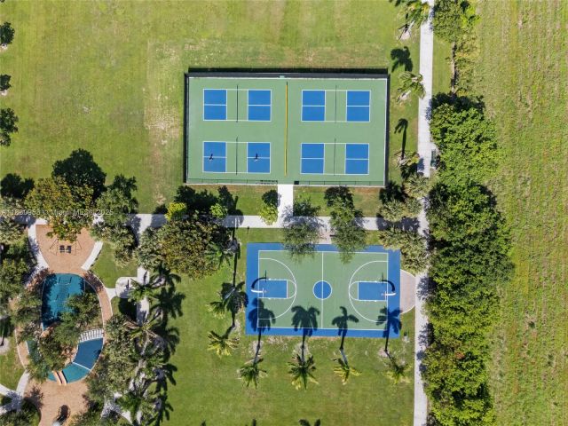 Продажа дома по адресу 10821 SW 229th St - фото 6223220