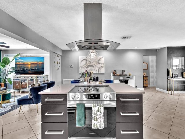 Продажа дома по адресу 8581 NW 15th Ct - фото 6248605