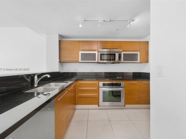 Продажа квартиры #3704 - фото 6258374