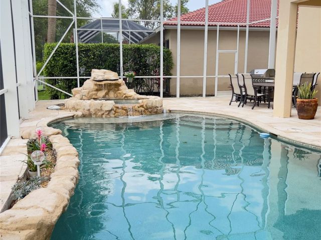 Продажа дома по адресу 1423 SW 158th Ave - фото 6235208