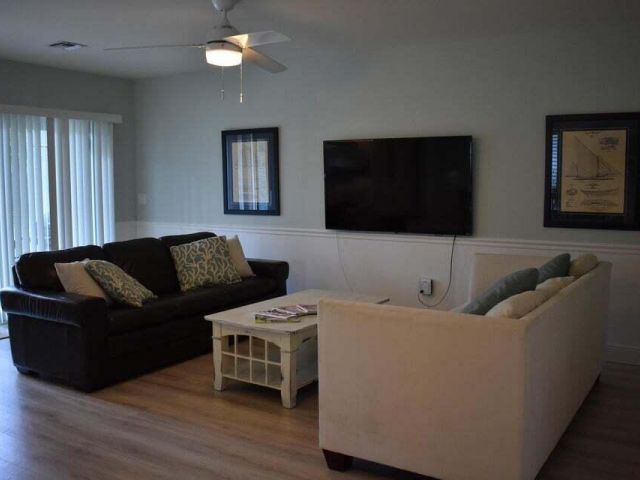 Дом в аренду по адресу 2300 Florida Boulevard D - фото 6226333