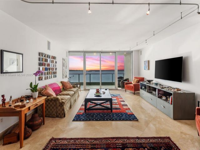 Продажа квартиры #2807 - фото 6270145