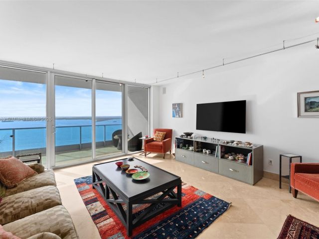 Продажа квартиры #2807 - фото 6270150