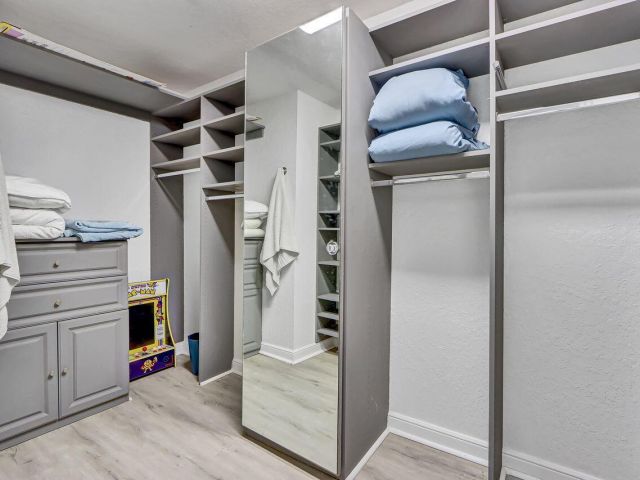 Продажа дома по адресу 6631 NW 43rd Terrace - фото 6252387