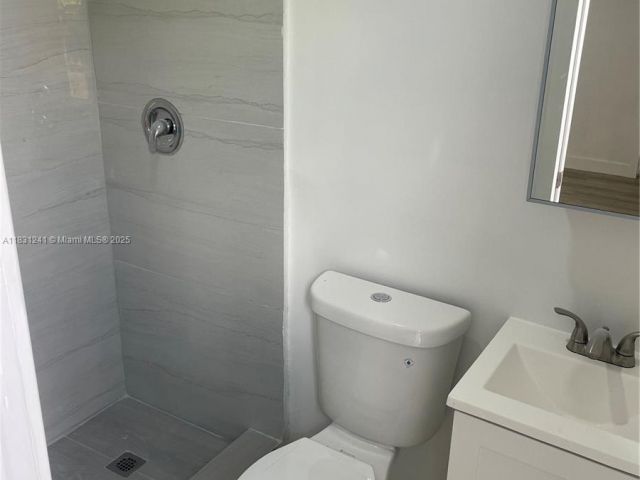 Продажа дома по адресу 7390 SW 30th Ter - фото 6227821