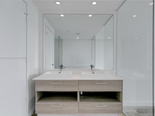 Продажа квартиры #802 - фото 6709021