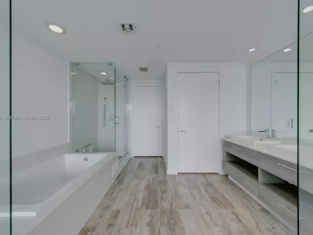 Продажа квартиры #802 - фото 6709024