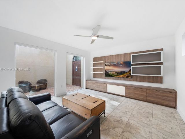 Продажа дома по адресу 440 Rosaro Ave - фото 6227905