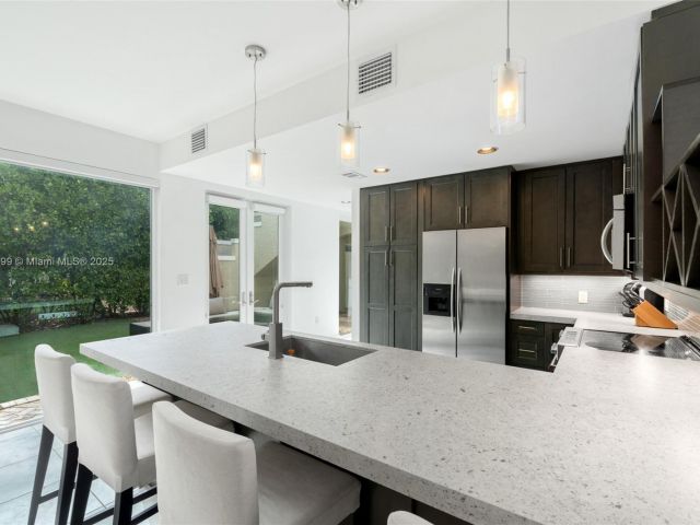 Продажа дома по адресу 440 Rosaro Ave - фото 6227907