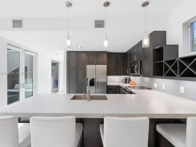 Продажа дома по адресу 440 Rosaro Ave - фото 6227908