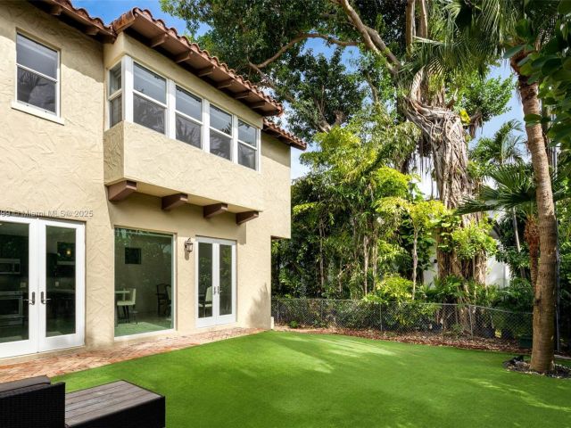 Продажа дома по адресу 440 Rosaro Ave - фото 6227914