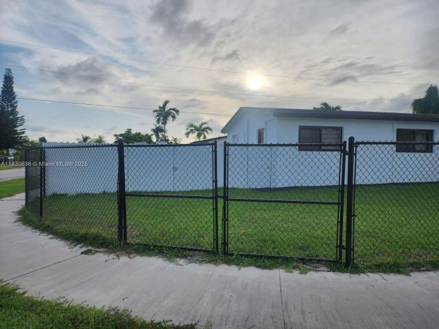 Продажа дома по адресу 10955 SW 223rd St - фото 6236226