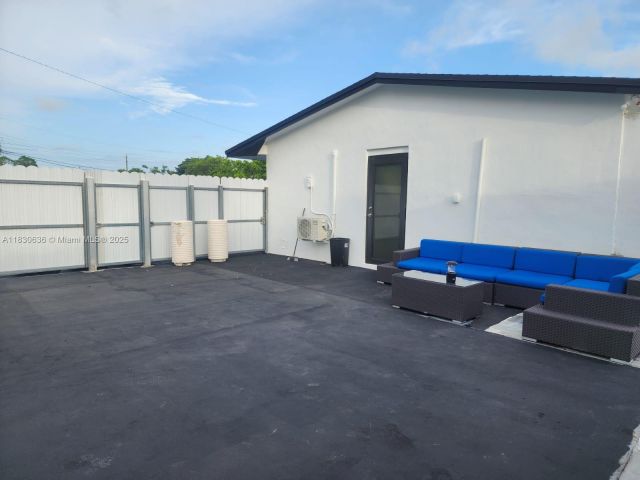 Продажа дома по адресу 10955 SW 223rd St - фото 6236227