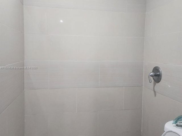 Продажа дома по адресу 10955 SW 223rd St - фото 6236228