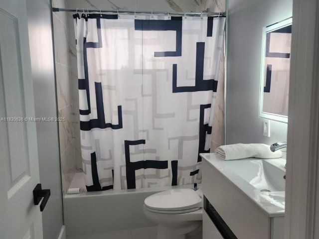 Продажа дома по адресу 10955 SW 223rd St - фото 6236231