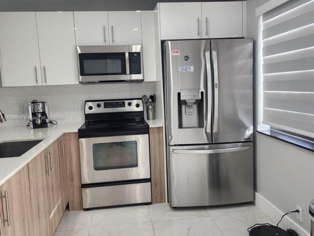 Продажа дома по адресу 10955 SW 223rd St - фото 6236235