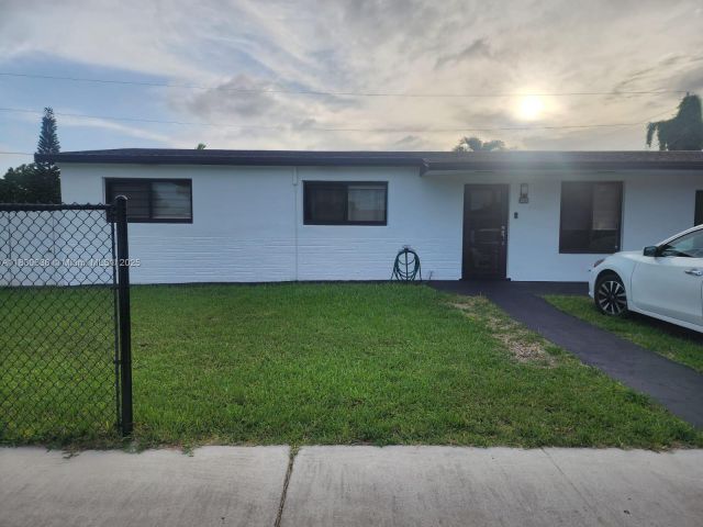 Продажа дома по адресу 10955 SW 223rd St - фото 6236238