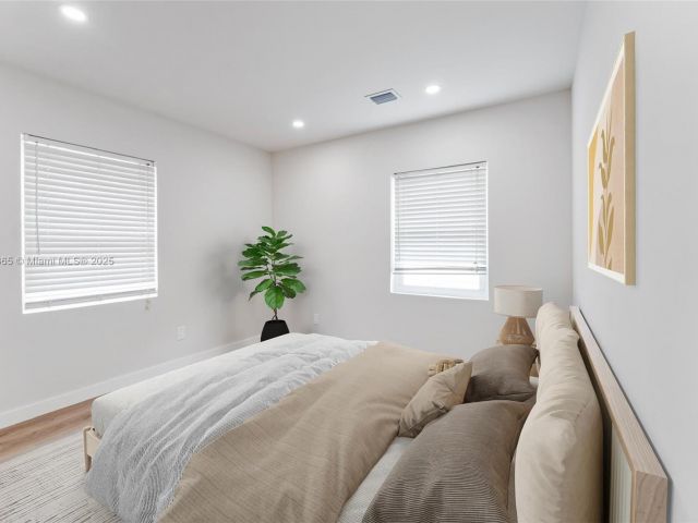 Продажа дома по адресу 1430 SW 32nd Ct - фото 6228247