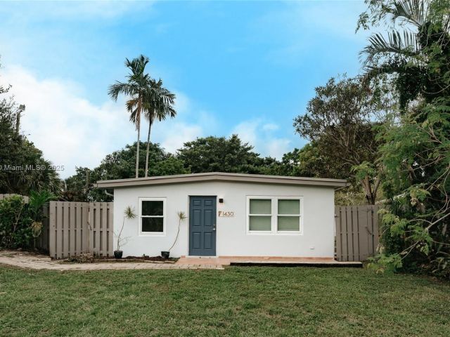 Продажа дома по адресу 1430 SW 32nd Ct - фото 6228261