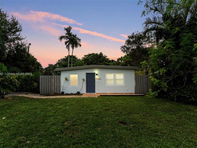 Продажа дома по адресу 1430 SW 32nd Ct - фото 6228262