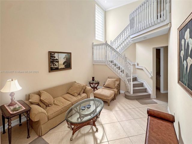 Продажа дома по адресу 21033 NE 32nd Ave - фото 6228988