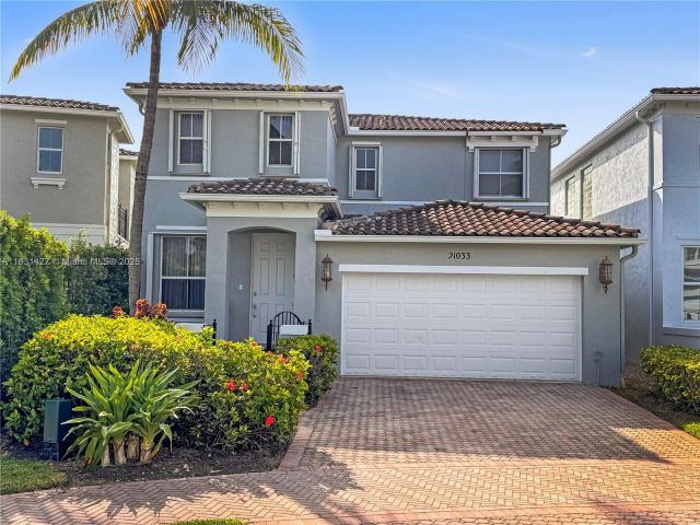 Продажа дома по адресу 21033 NE 32nd Ave - фото 6228991