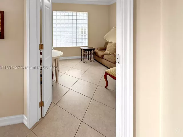 Продажа дома по адресу 21033 NE 32nd Ave - фото 8028968