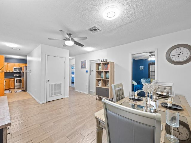 Продажа дома по адресу 600 NW 99th St - фото 6228854