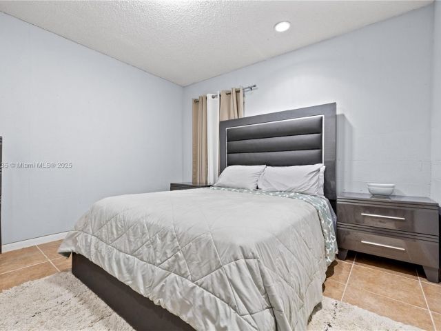 Продажа дома по адресу 600 NW 99th St - фото 6228859