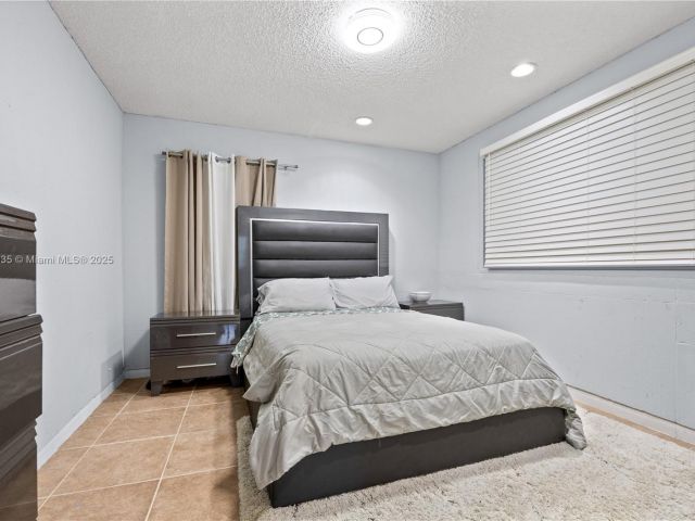 Продажа дома по адресу 600 NW 99th St - фото 6228860