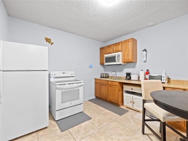 Продажа дома по адресу 600 NW 99th St - фото 6228867