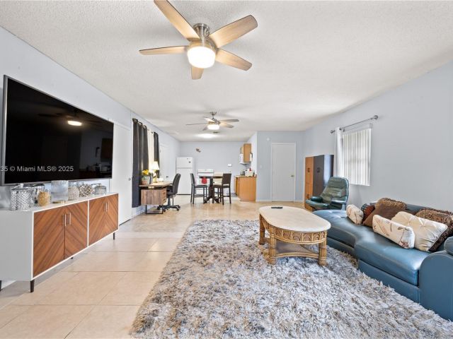 Продажа дома по адресу 600 NW 99th St - фото 6228872