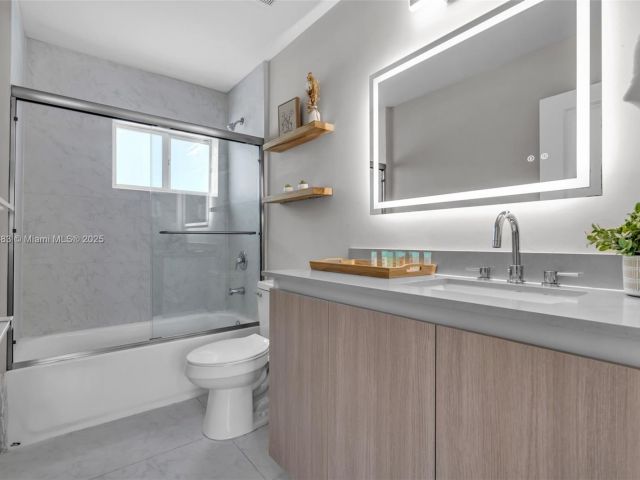 Продажа дома по адресу 507 NW 8th Ave #1 - фото 6229159