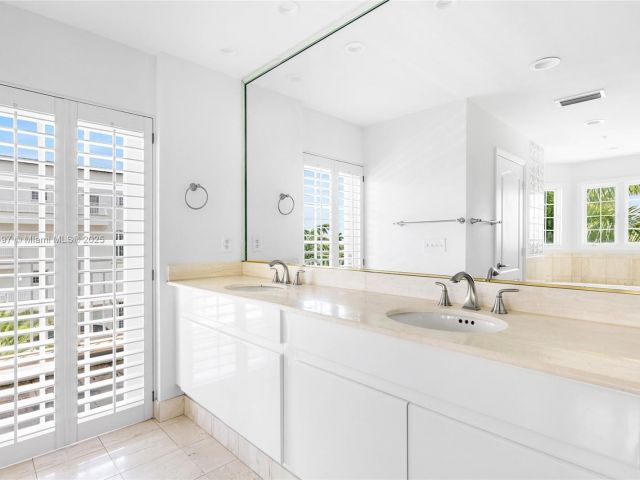 Дом в аренду по адресу 1415 Sunset Harbour Dr 406 - фото 6242338