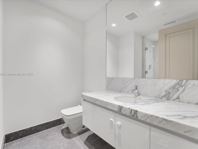 Продажа квартиры # - фото 6229929