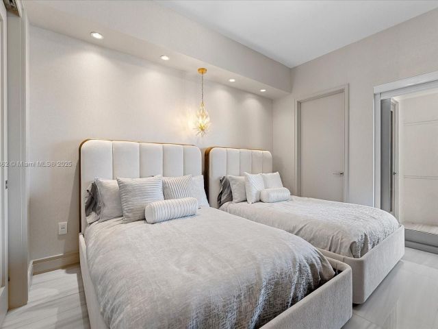 Продажа квартиры # - фото 6229930