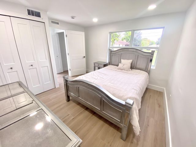 Продажа дома по адресу 118 SW 9th Avenue - фото 6253122