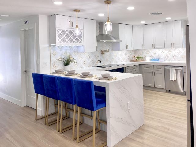 Продажа дома по адресу 118 SW 9th Avenue - фото 6767661