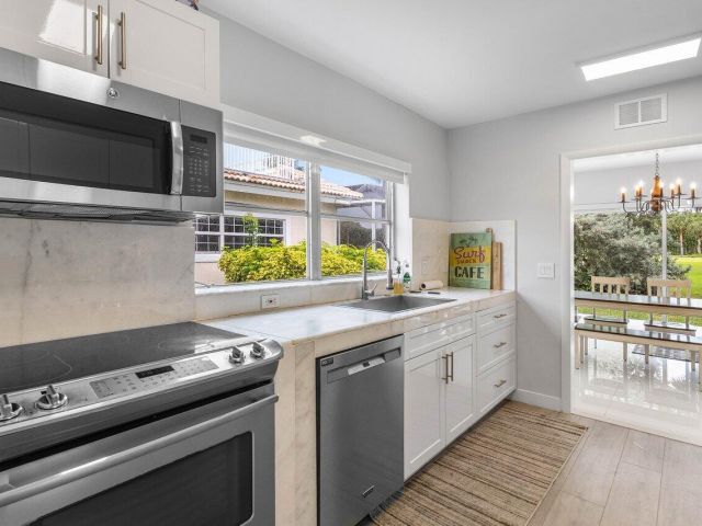 Продажа дома по адресу 900 Marble Way - фото 6230074