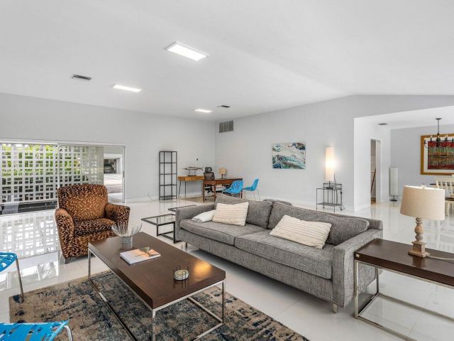 Продажа дома по адресу 900 Marble Way - фото 6230077