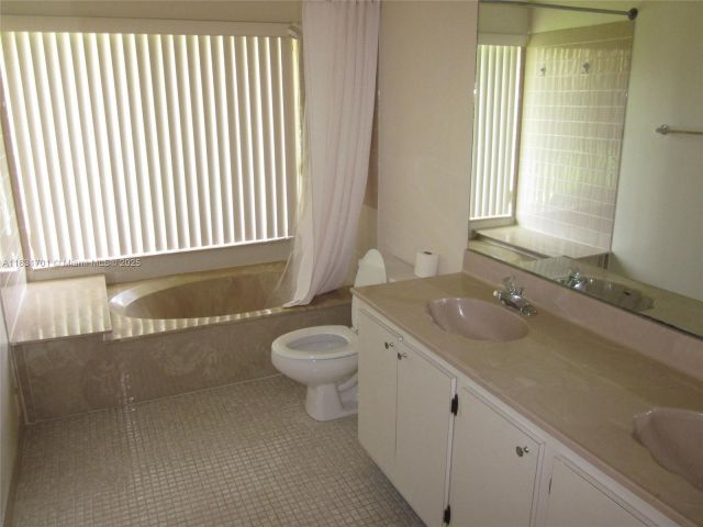 Дом в аренду по адресу 13331 SW 102 ST - фото 6230563