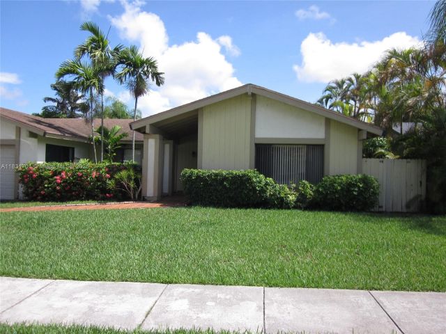 Дом в аренду по адресу 13331 SW 102 ST - фото 6230577